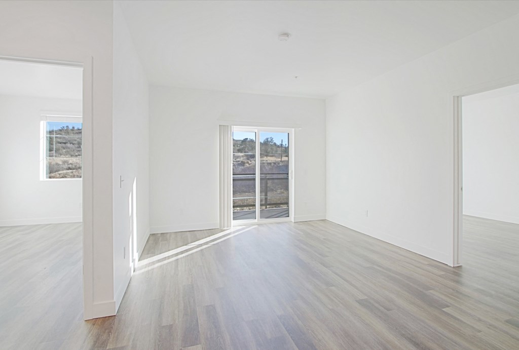 Great room at 2051 Apartments, Arizona, 86301