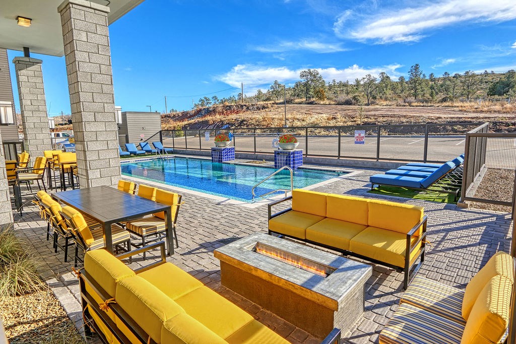 Poolside Lounge Area at 2051 Apartments, Prescott, Arizona