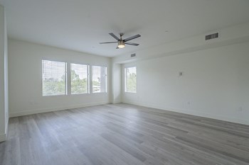 233 S. Roosevelt St 2-3 Beds Apartment, Townhouse for Rent - Photo Gallery 10