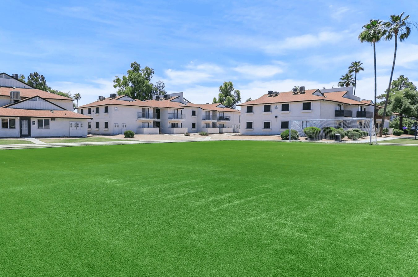 Courtyard and grounds at Tides on McDowell.
