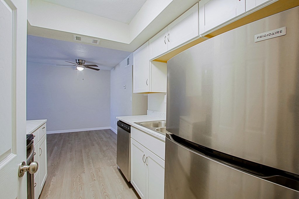 the preserve at ballantyne commons apartment kitchen with stainless steel appliances