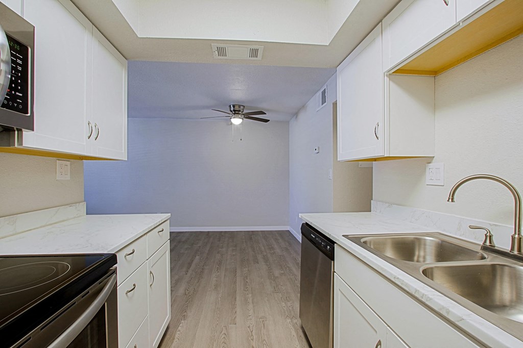 the preserve at ballantyne commons apartment kitchen and living room