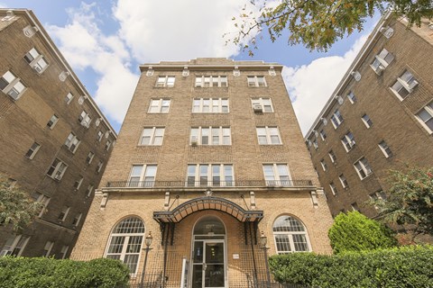 Chatham-Courts-Apartments-Exterior-Building-Shot