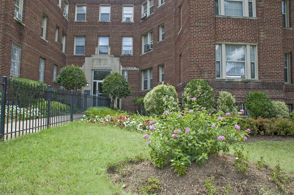 brick exterior of 2801 pennsylvania apartments in washington dc