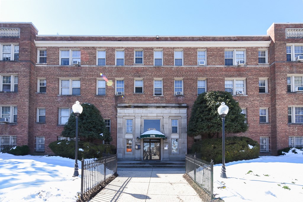 exterior view of 3101 pennsylvania apartments in washington dc