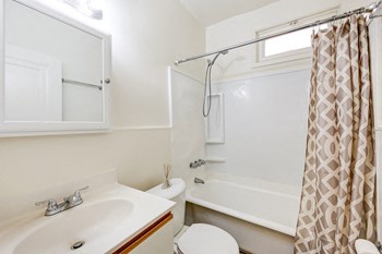3213-Wisconsin-Avenue-Bathroom - Photo Gallery 10