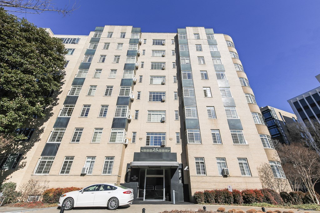 stone exterior of baystate apartments in washington dc