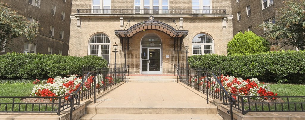 stone exterior of chatham courts apartments in washington dc