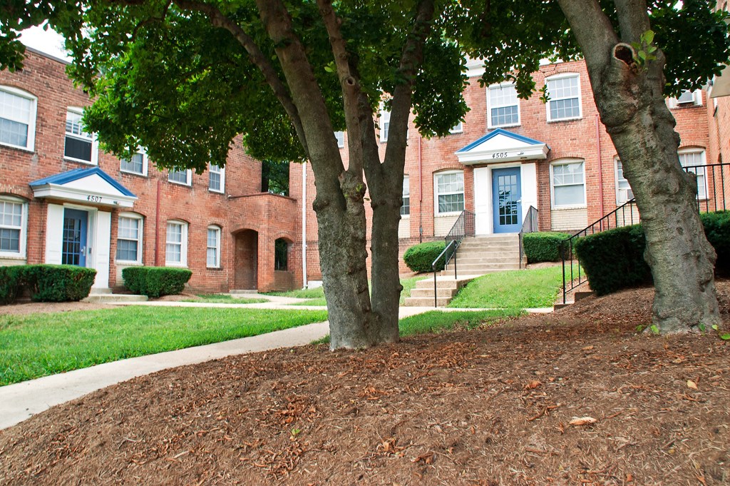 exterior brick apartment building colonnade apartments in washington dc