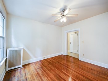3151 Mount Pleasant Bedroom 3151-Mount-Pleasant-Bedroom - Photo Gallery 4