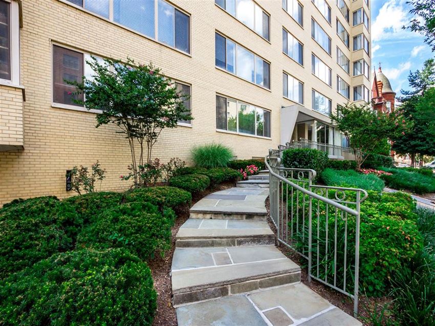 Brunswick-House-Apartments-Stairway-Front-Door exterior of brunswick house apartments in dupont circle washington dc - Photo Gallery