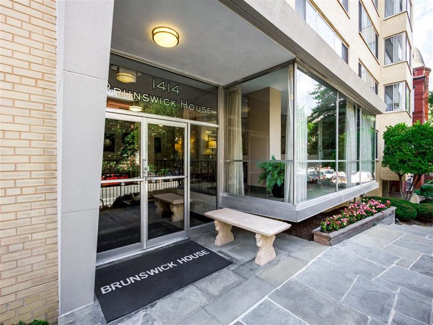 Brunswick-House-Apartments-Front-Entrance exterior of brunswick house apartments in dupont circle washington dc - Photo Gallery