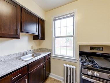 Colonnade-Apartments-Renovated-Kitchens