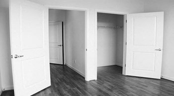 Sheridan-Station-Apartments-Closets Sheridan-Station-Apartments-Closets - Photo Gallery 6