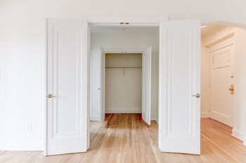 hallway closet at the dahlia apartments in washington dc - Photo Gallery 19