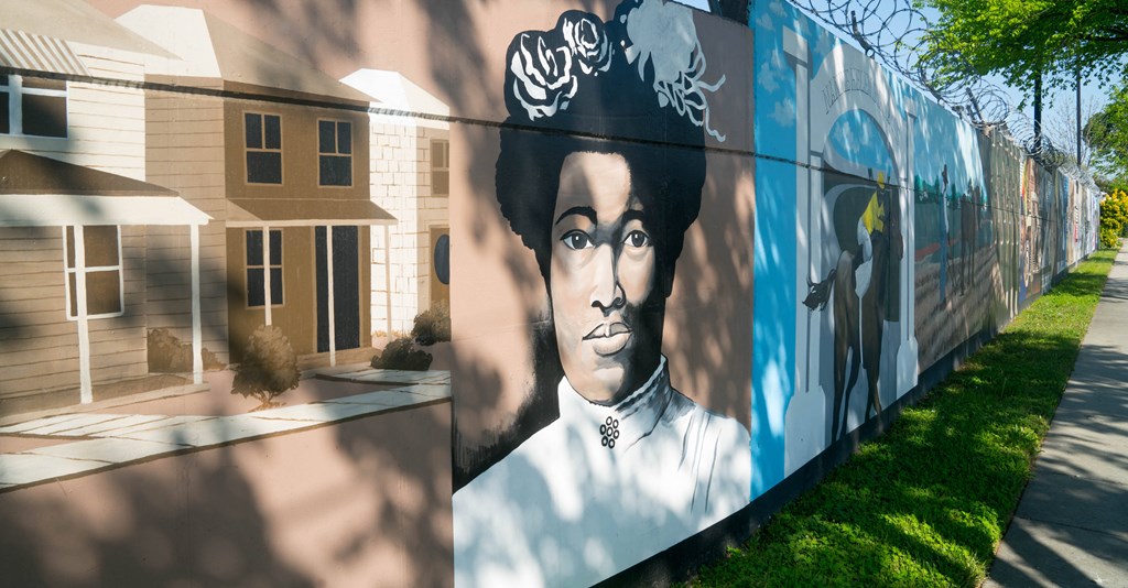nanie helen burroughs mural in washington dc