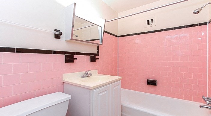 Fort-Totten-Apartments-Bathroom