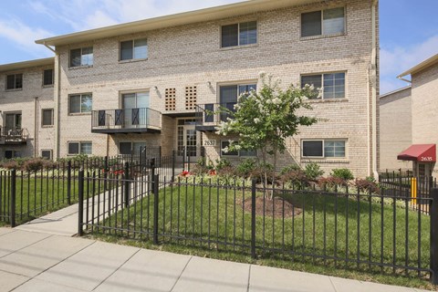 brick exterior of naylor overlook apartments in washington dc
