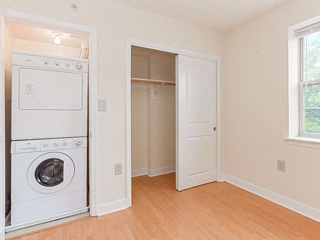 laundry area at the oaks apartments in washington dc