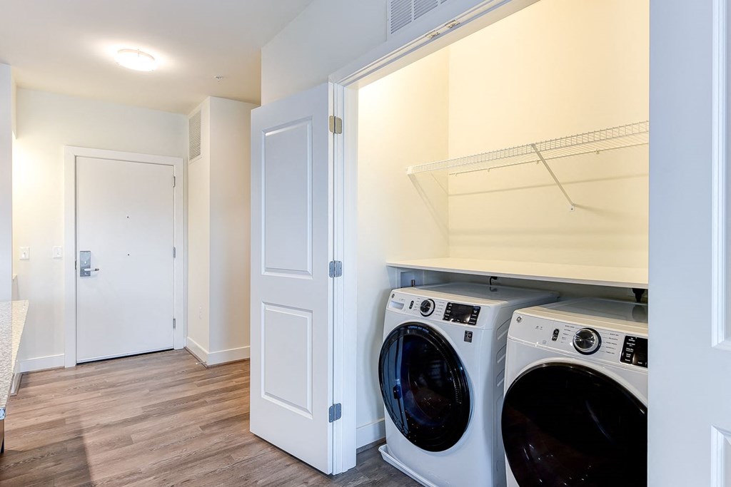 Crest-at-skyland-town-center-washer-and-dryer