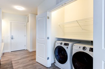Crest-at-skyland-town-center-washer-and-dryer - Photo Gallery 5