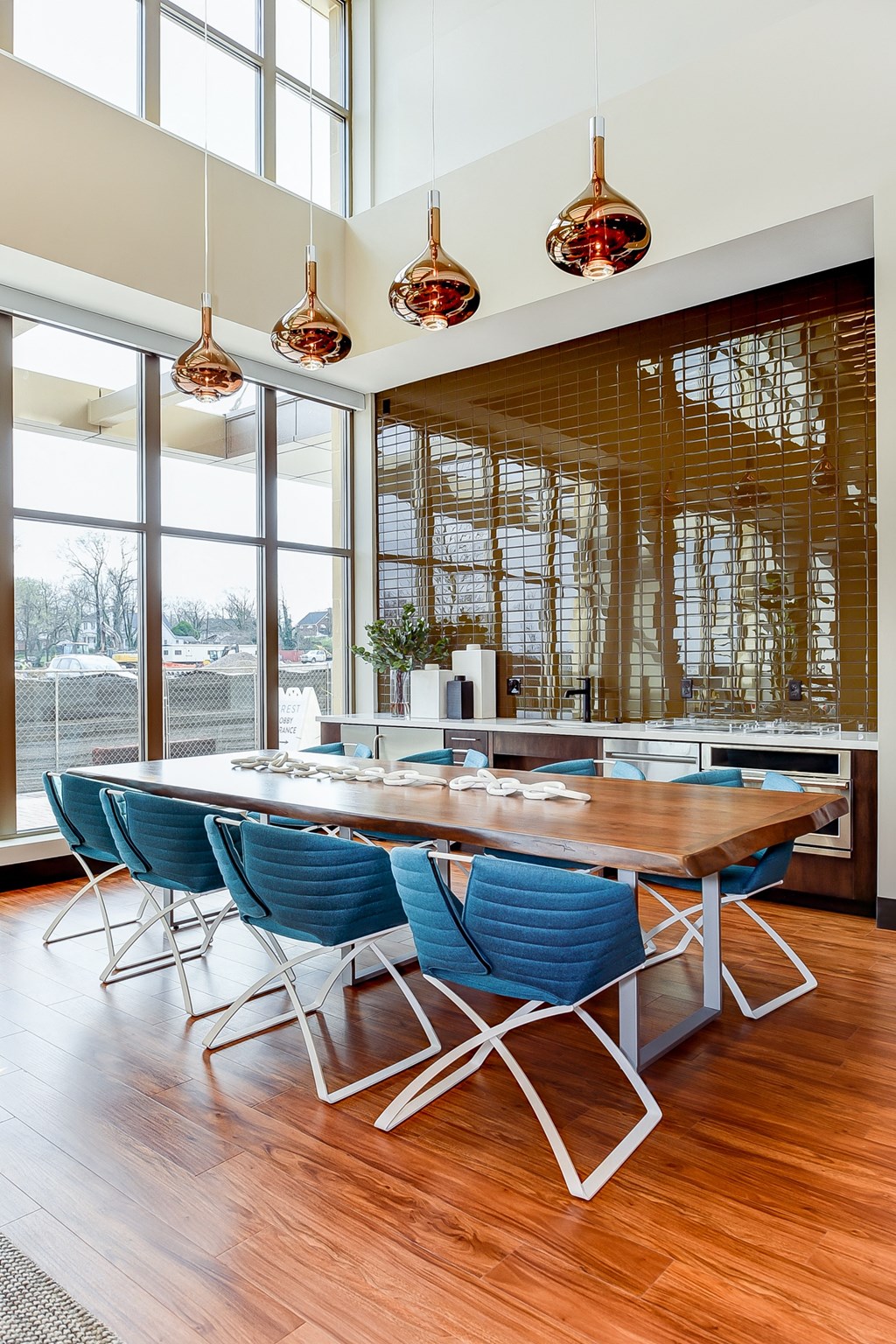 Crest-at-skyland-town-center-resident-lounge