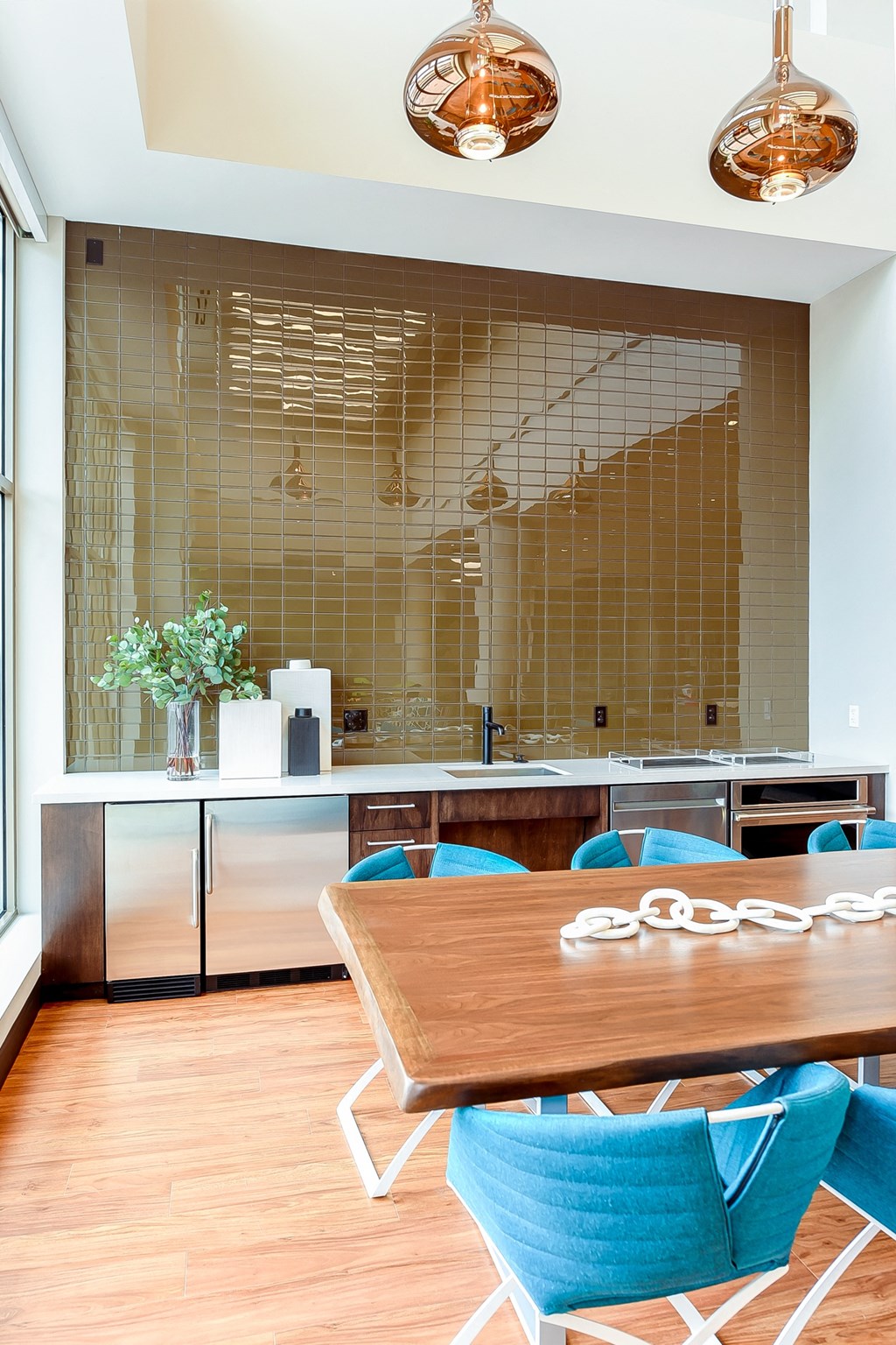 Crest-at-skyland-town-center-gathering-area