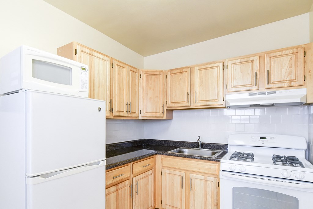 kitchen at wakefield hall apartments in u street washington dc