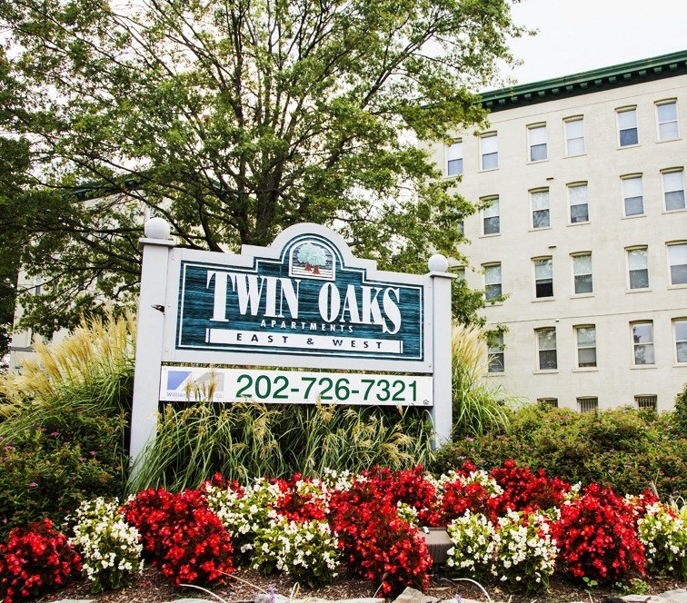 Exterior of twin oaks apartments in columbia heights washington dc