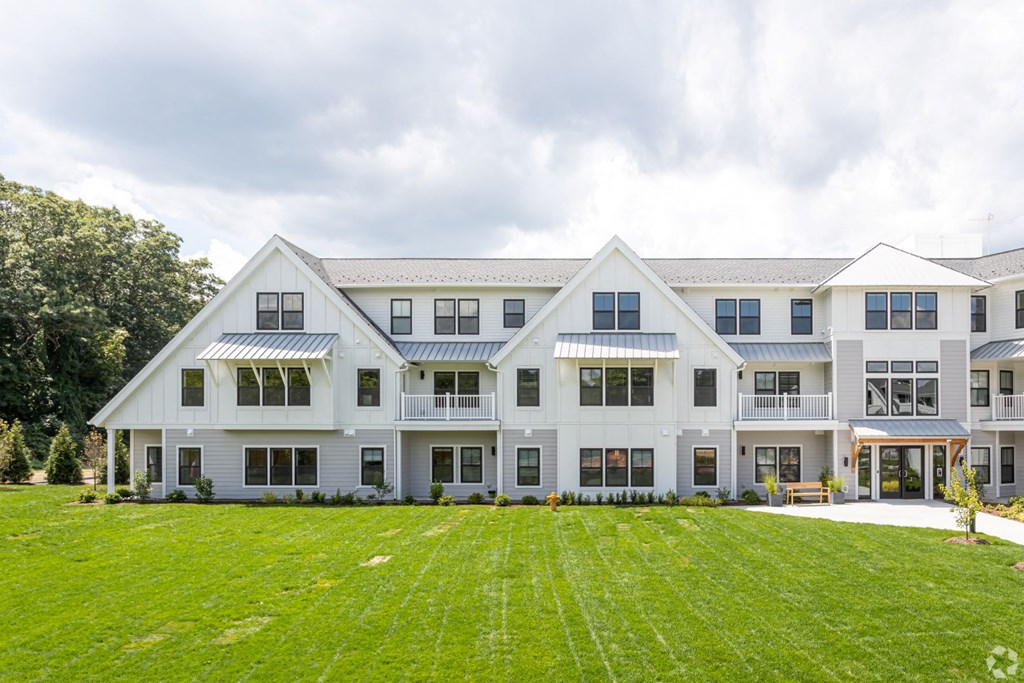 Exterior Building at Oriole Landing, Lincoln, MA