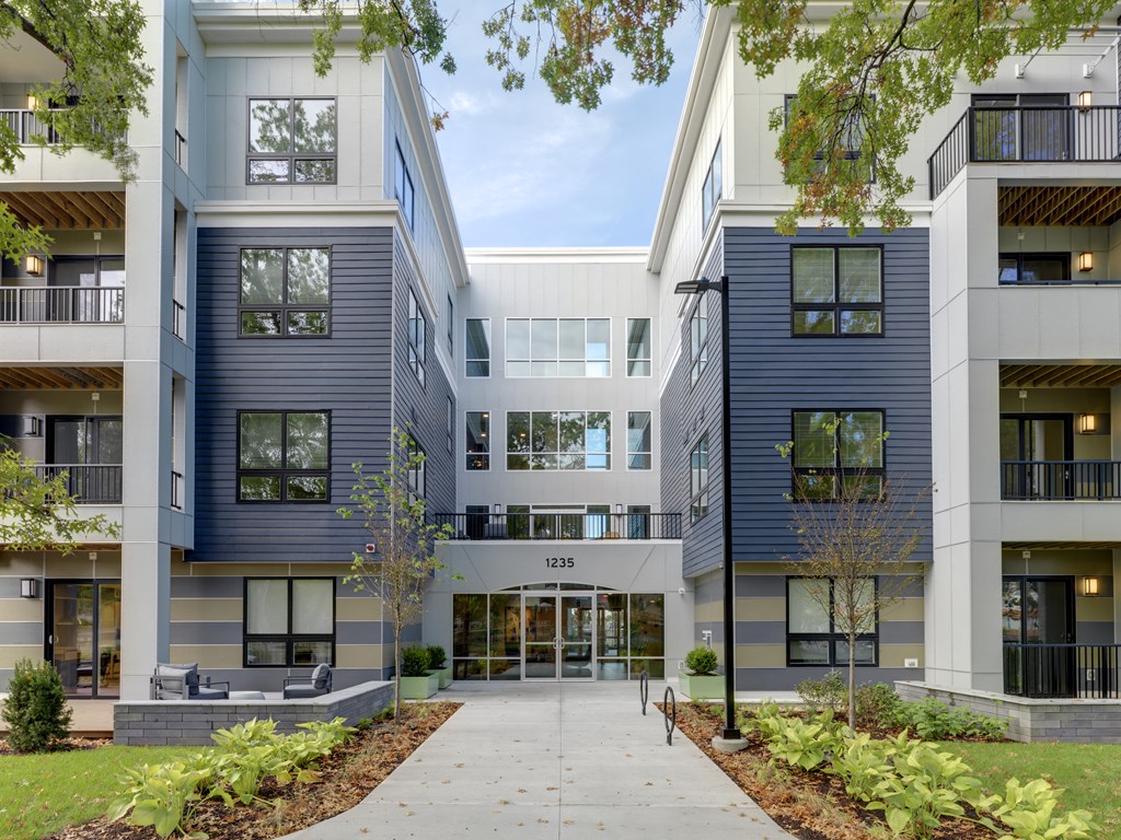 Main Entrance to Oak Row