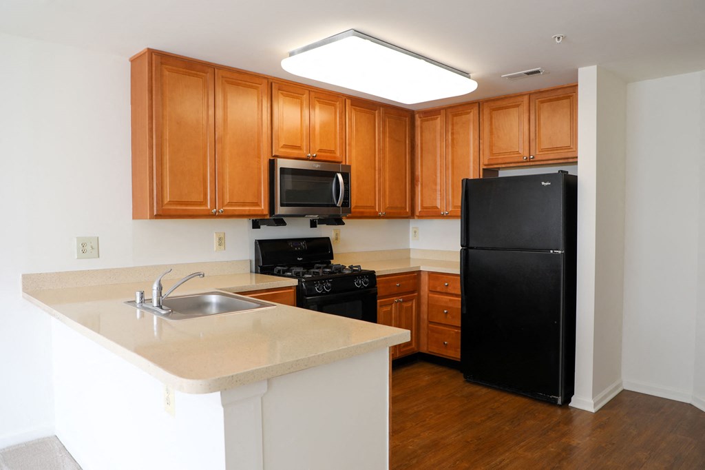 Cascades Overlook Apts.