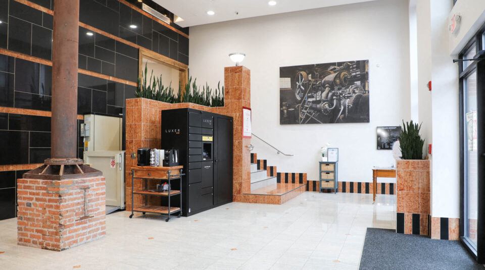 405 W Redwood Apartments