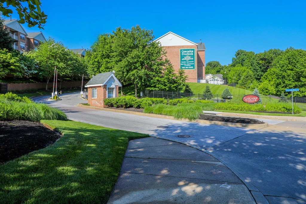 Cascades Overlook Apts.