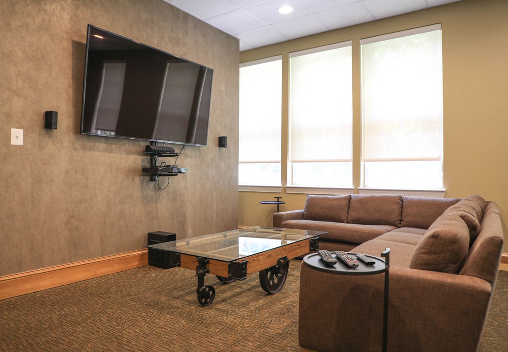 Cascades Overlook Apts.