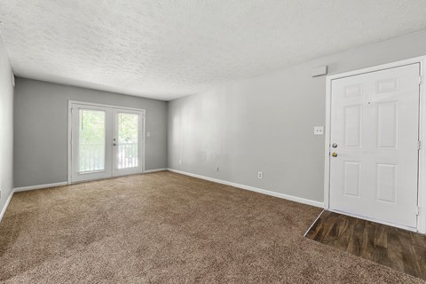 Spacious Living Area at Bradford Gwinnett Apartments and Townhomes, Norcross