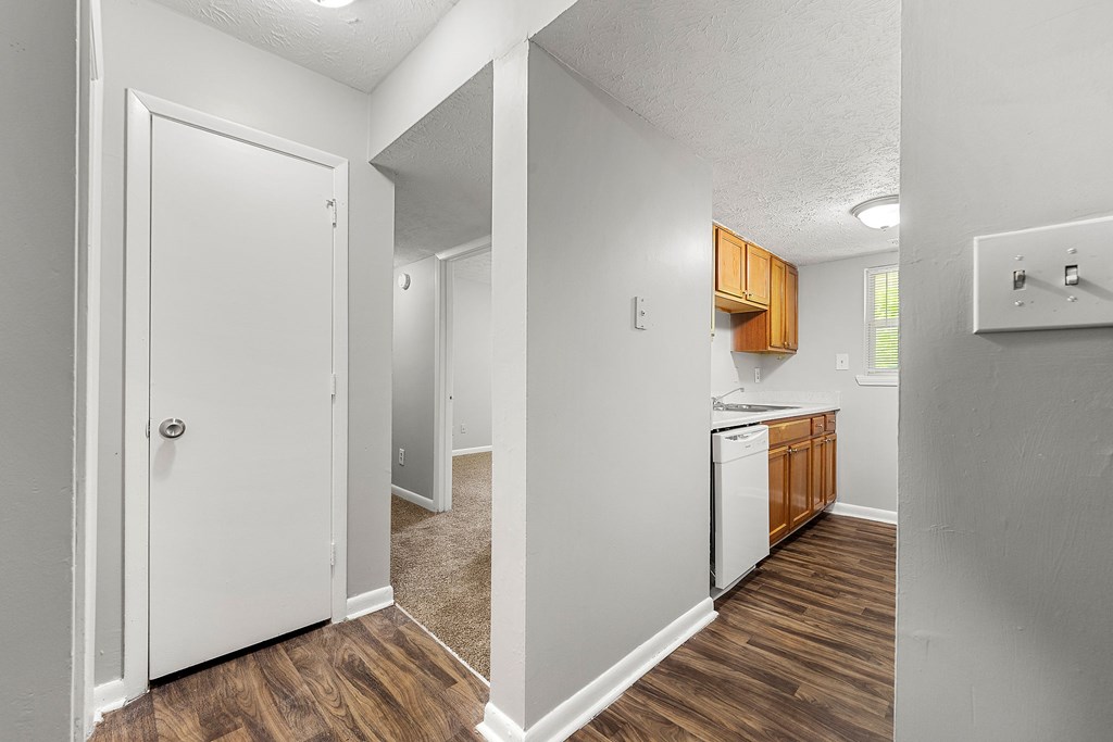 Kitchen And Hallway at Bradford Gwinnett Apartments and Townhomes, Norcross, 30071