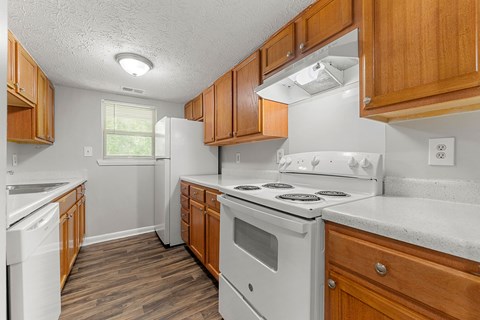 Fully Furnished Kitchen at Bradford Gwinnett Apartments, Georgia