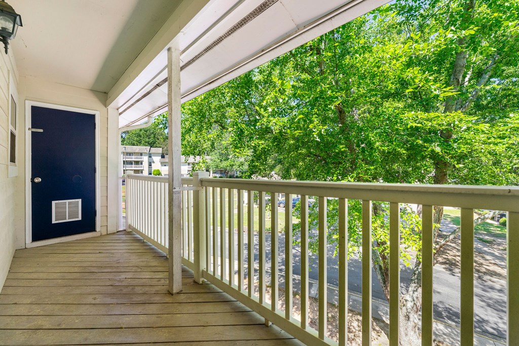 Large Balcony at Bradford Gwinnett Apartments and Townhomes, Norcross, 30071
