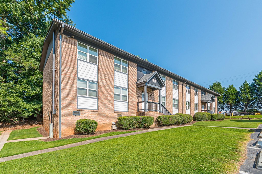 Apartments for rent at Georgian Oaks Apartments, Smyrna, GA 30080