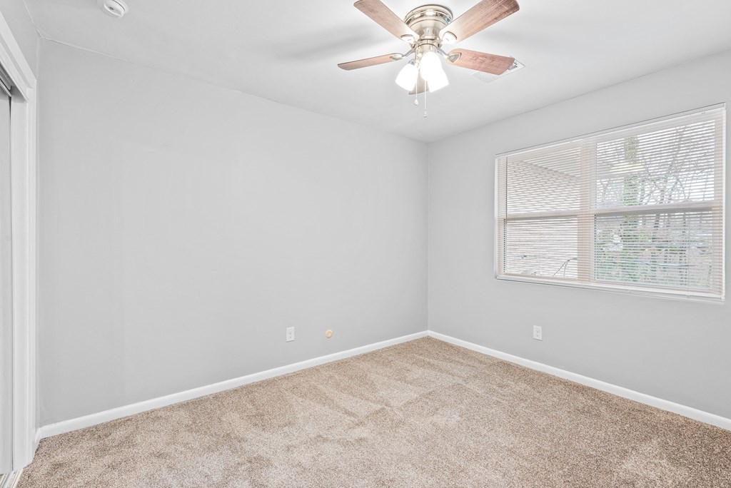 Spacious Bedroom Ceiling Fan at Georgian Oaks Apartments, Smyrna, GA