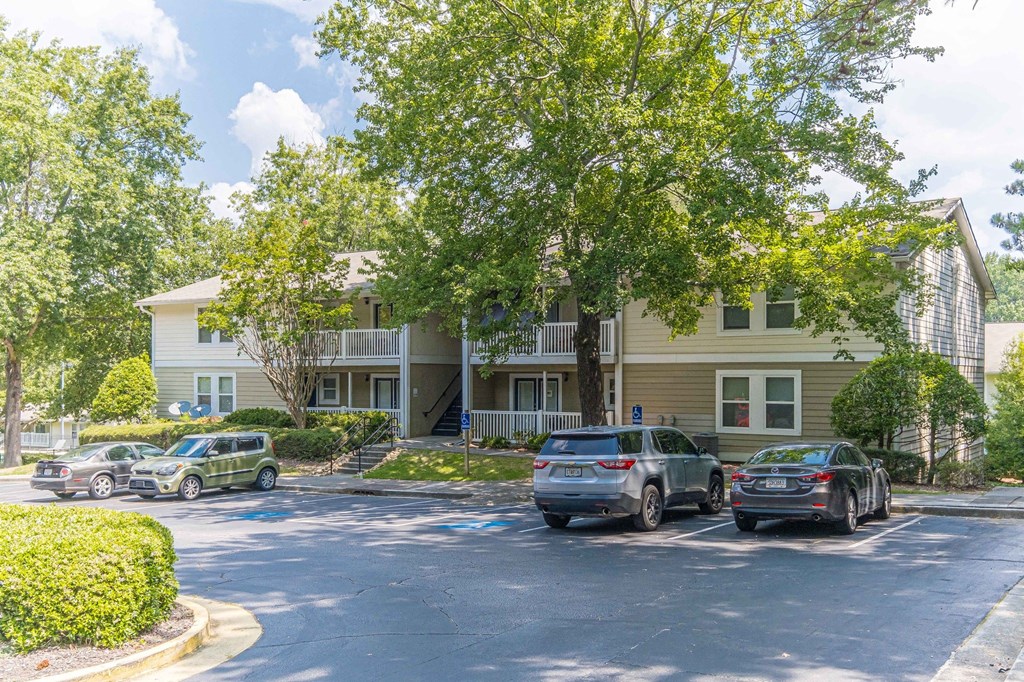 Bradford Gwinnett Apartments for rent in Norcross, GA parking lot