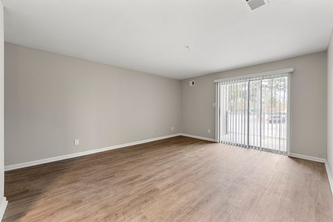 Living room at 2000 Oasis Atlanta, GA 30316