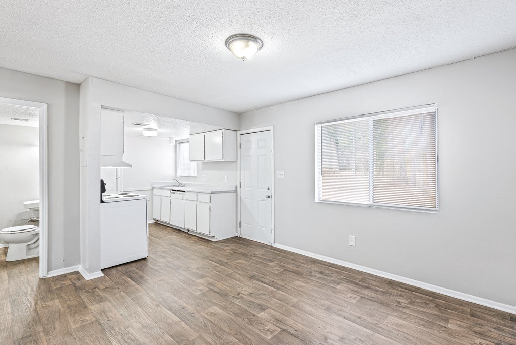 Classic kitchen at Northgate Townhomes in Tucker, GA  30084