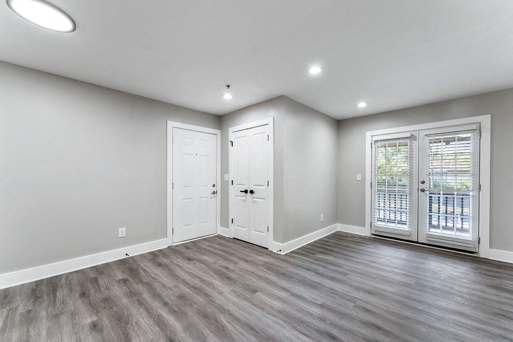 Spacious Living Area at Woodbriar Management, LLC, Georgia, 30084