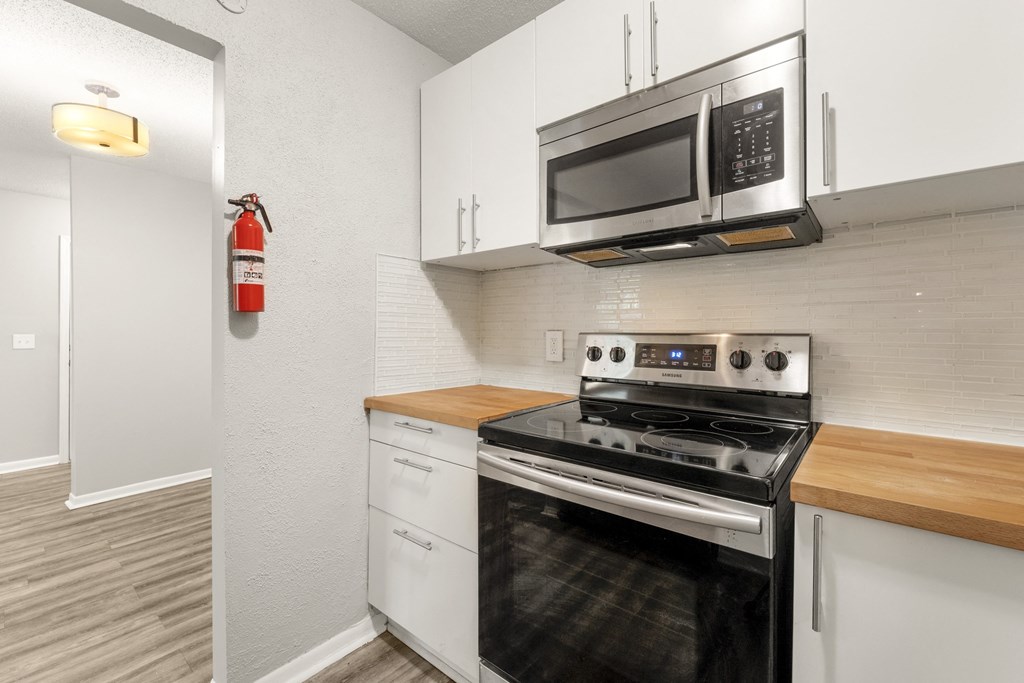 Kitchen Appliances at Woodbriar Management, LLC, Tucker, 30084