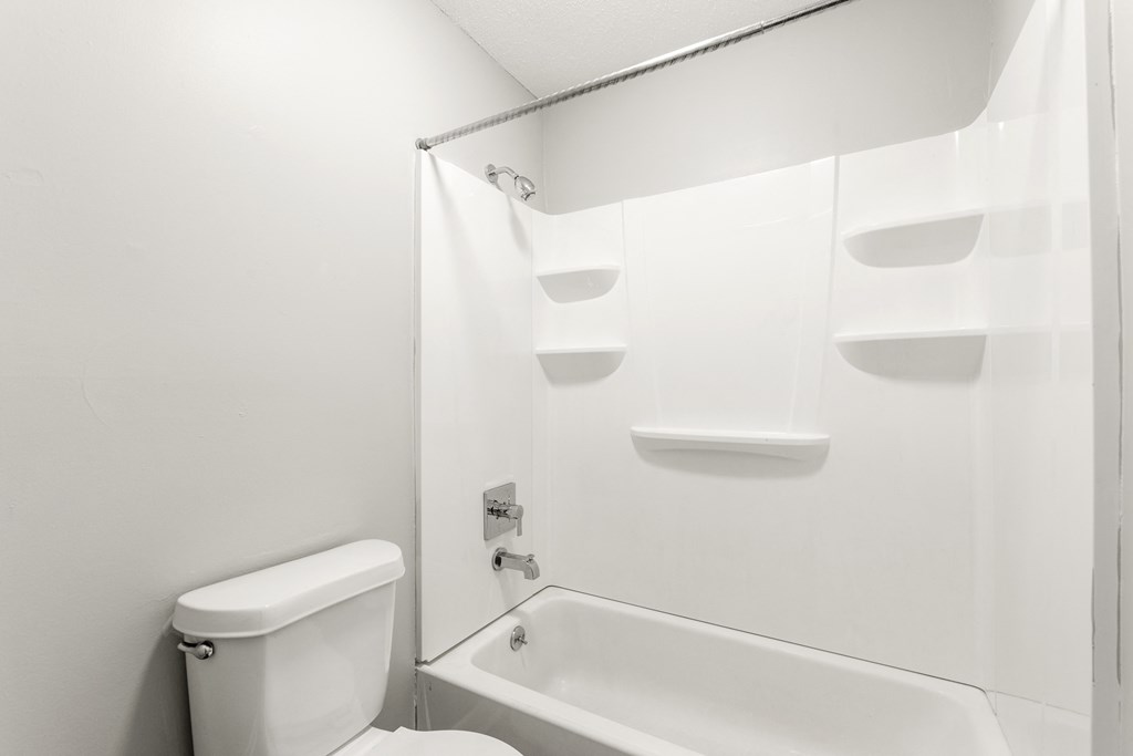 Oval Tub at Woodbriar Management, LLC, Tucker, GA