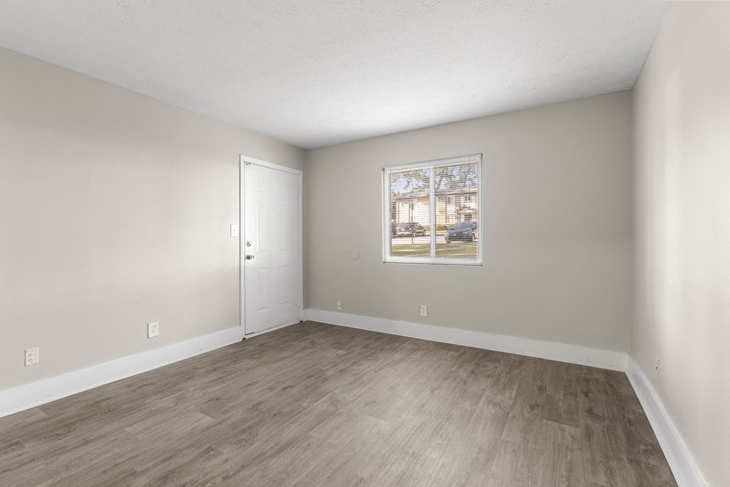 Unfurnished Living Area at Ridgewood Apartments, Lawrenceville