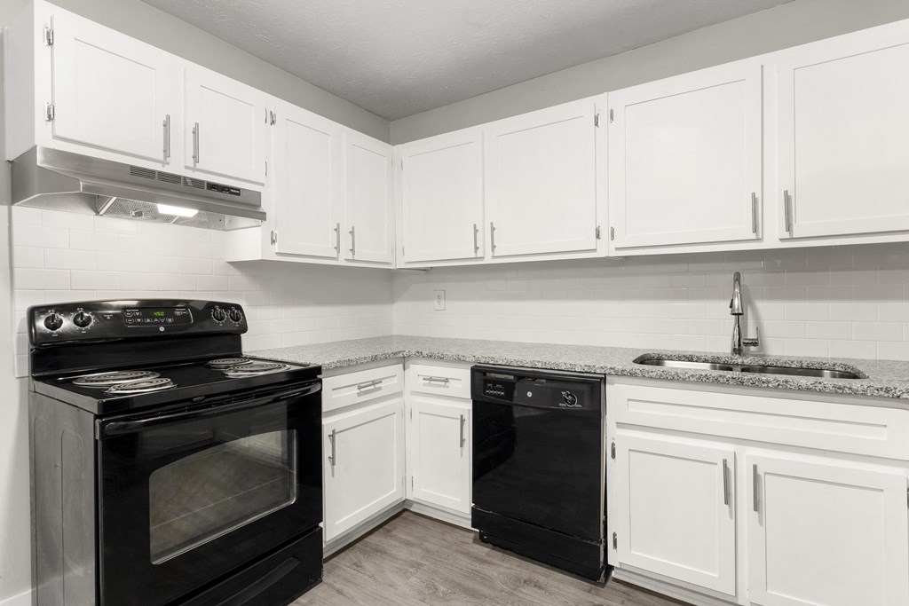 Spacious Kitchen Spacious Kitchen at Ridgewood Apartments, Georgia, 30045