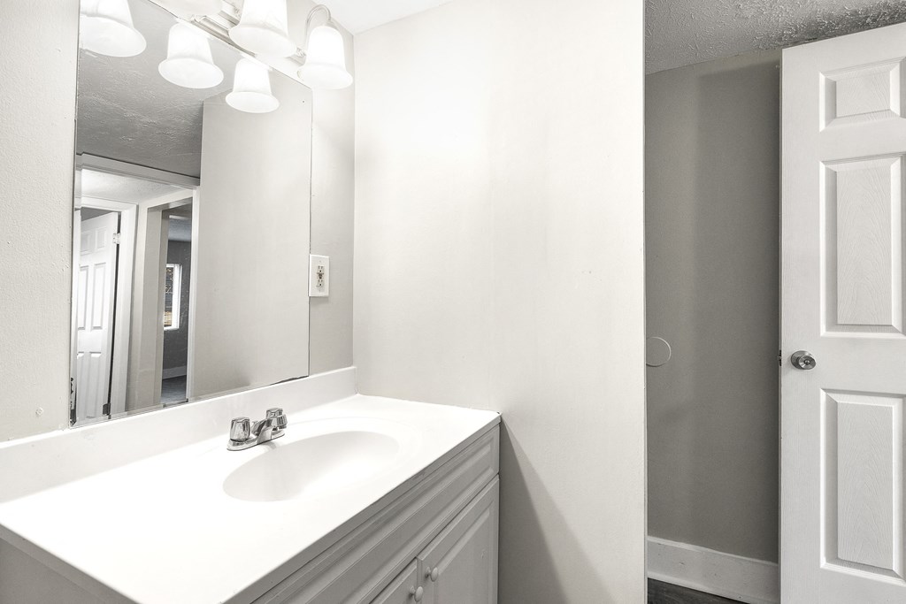Luxurious Bathroom at Ridgewood Apartments, Lawrenceville
